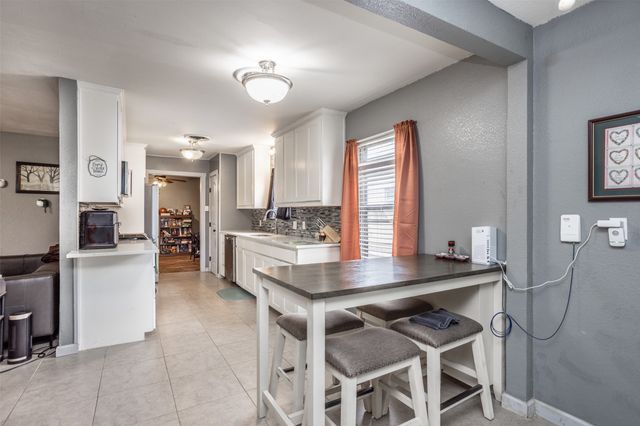 1907 Bridle Lane, Gainesville, TX 76240