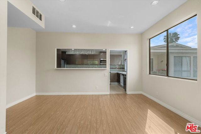 2175 S Beverly Glen Boulevard 406, Los Angeles, CA 90025