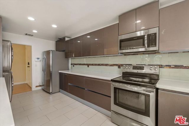 2175 S Beverly Glen Boulevard 406, Los Angeles, CA 90025