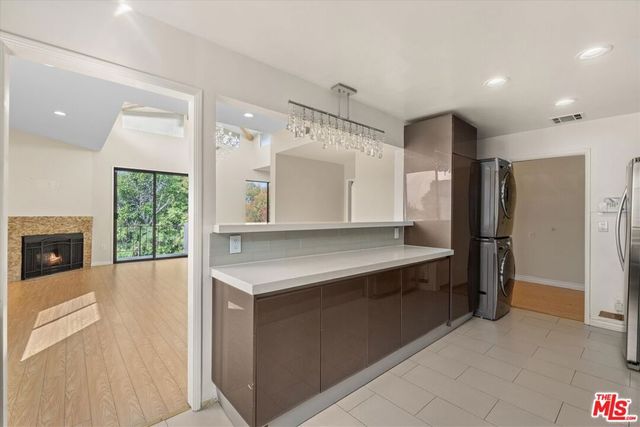 2175 S Beverly Glen Boulevard 406, Los Angeles, CA 90025