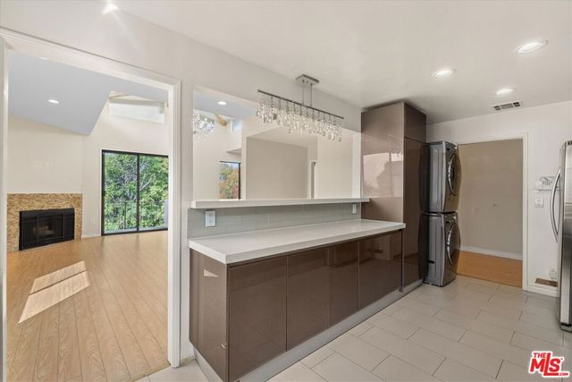 2175 S Beverly Glen Boulevard 406, Los Angeles, CA 90025