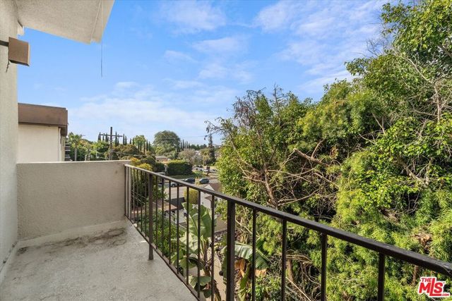 2175 S Beverly Glen Boulevard 406, Los Angeles, CA 90025