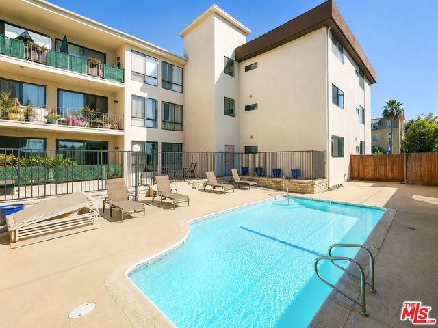 2175 S Beverly Glen Boulevard 406, Los Angeles, CA 90025