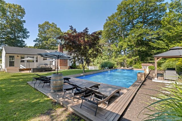 3 Russell Drive, Wading River, NY 11792