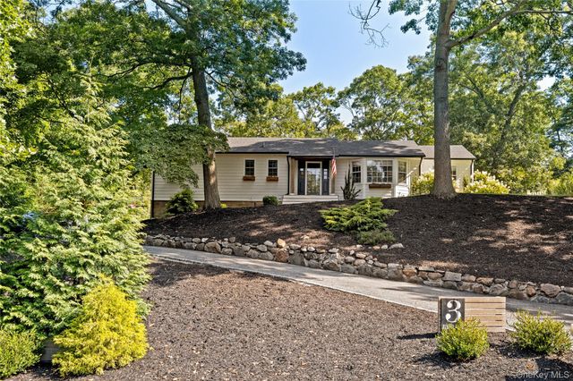 3 Russell Drive, Wading River, NY 11792