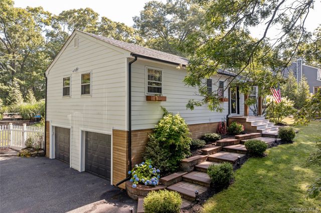 3 Russell Drive, Wading River, NY 11792
