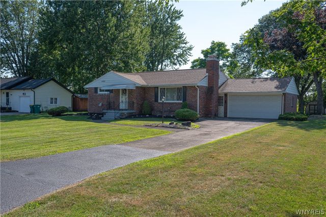 4502 Gentwood Drive, Clarence, NY 14221