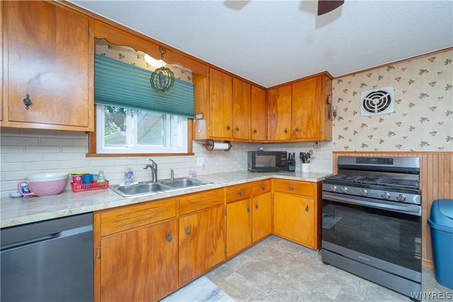 4502 Gentwood Drive, Clarence, NY 14221