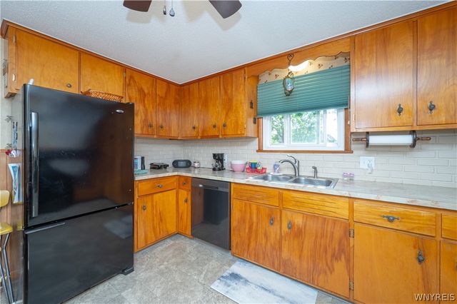 4502 Gentwood Drive, Clarence, NY 14221