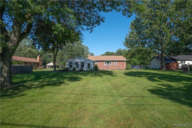 4502 Gentwood Drive, Clarence, NY 14221