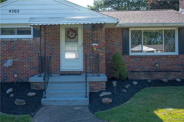 4502 Gentwood Drive, Clarence, NY 14221