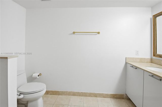 1800 N Bayshore Dr 3115, Miami, FL 33132