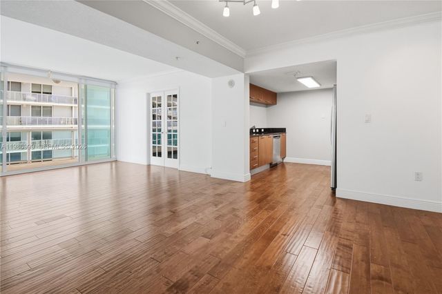 1800 N Bayshore Dr 3115, Miami, FL 33132