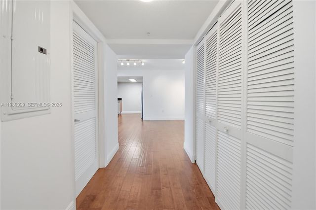 1800 N Bayshore Dr 3115, Miami, FL 33132