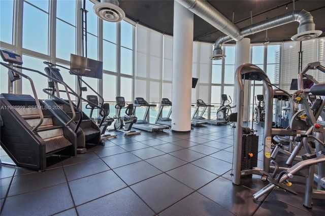 1800 N Bayshore Dr 3115, Miami, FL 33132