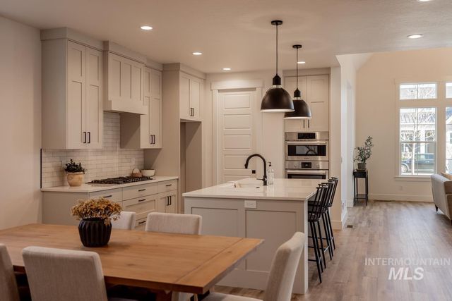 6083 S Apex Ave, Meridian, ID 83642