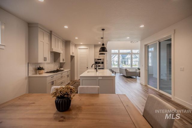 6083 S Apex Ave, Meridian, ID 83642