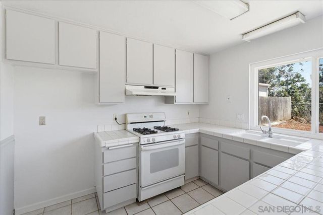 8737 Jade Coast Dr, San Diego, CA 92126