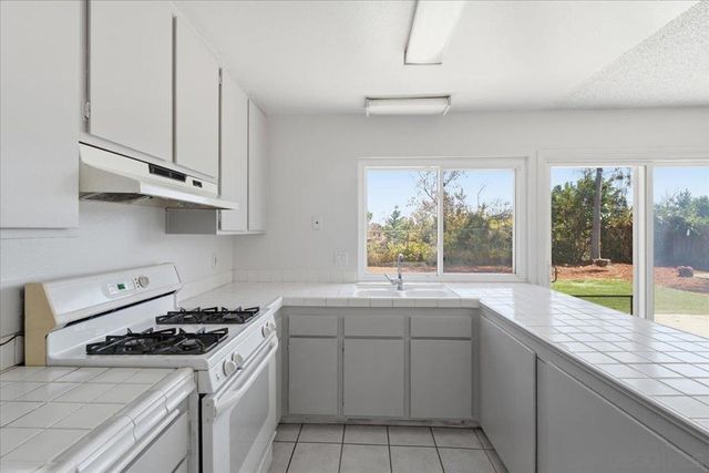 8737 Jade Coast Dr, San Diego, CA 92126