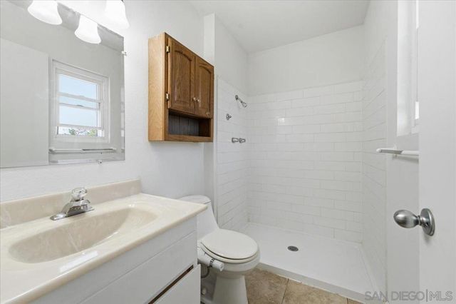 8737 Jade Coast Dr, San Diego, CA 92126