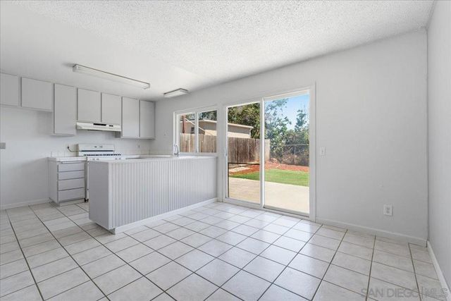 8737 Jade Coast Dr, San Diego, CA 92126