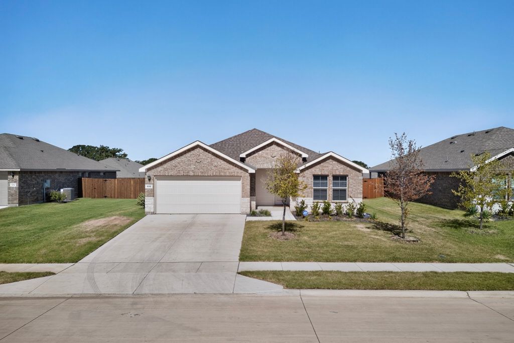 332 Pecos Drive, Azle, TX 76020