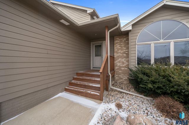 2409 S Grinnell Ave Avenue, Sioux Falls, SD 57106