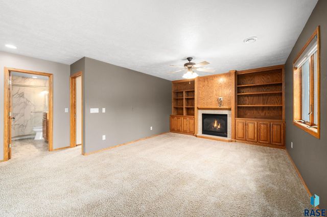 2409 S Grinnell Ave Avenue, Sioux Falls, SD 57106