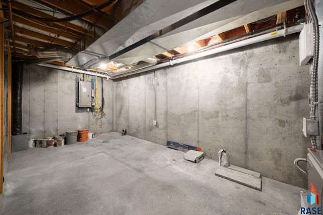 2409 S Grinnell Ave Avenue, Sioux Falls, SD 57106