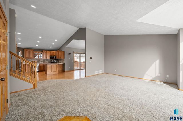 2409 S Grinnell Ave Avenue, Sioux Falls, SD 57106