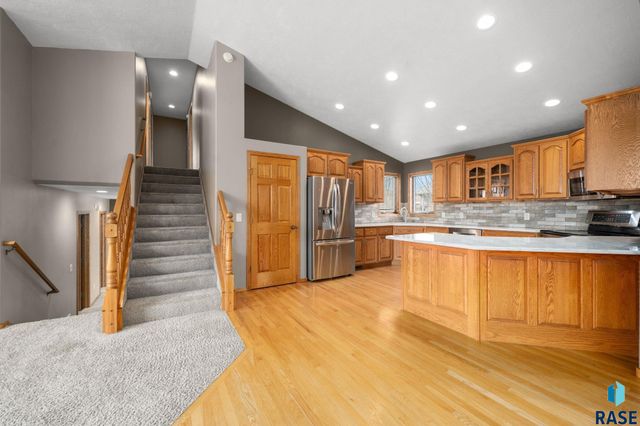 2409 S Grinnell Ave Avenue, Sioux Falls, SD 57106