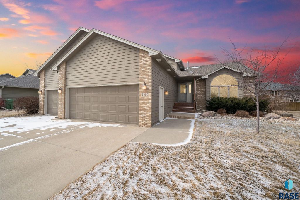 2409 S Grinnell Ave Avenue, Sioux Falls, SD 57106