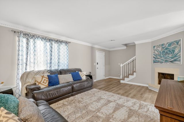 5601 Country Dr Apt 209, Nashville, TN 37211