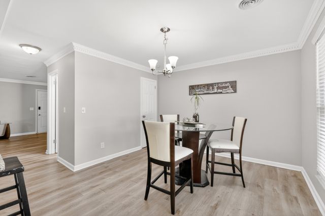 5601 Country Dr Apt 209, Nashville, TN 37211