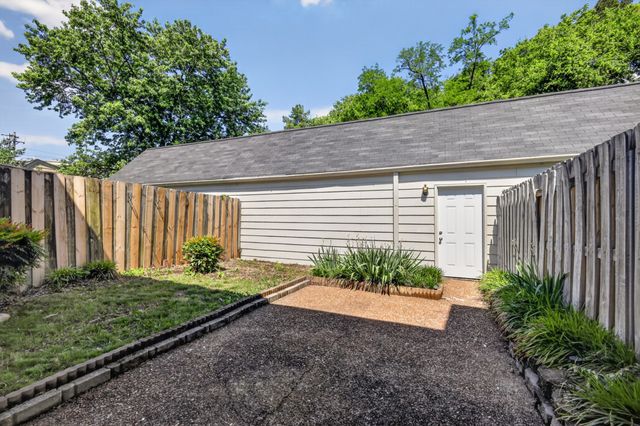 5601 Country Dr Apt 209, Nashville, TN 37211