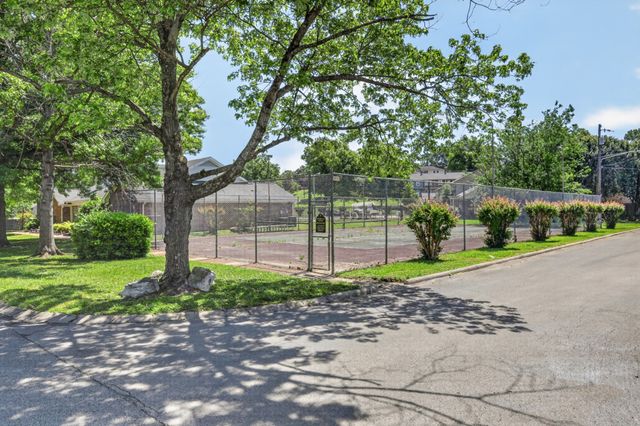 5601 Country Dr Apt 209, Nashville, TN 37211