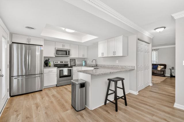 5601 Country Dr Apt 209, Nashville, TN 37211