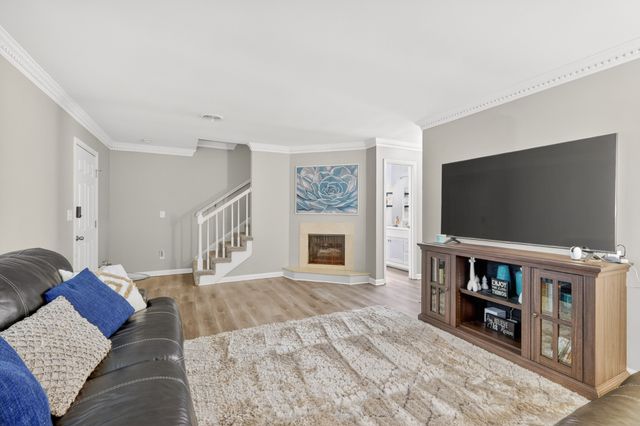 5601 Country Dr Apt 209, Nashville, TN 37211