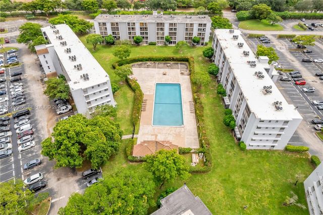 8720 N Sherman Cir 101, Miramar, FL 33025