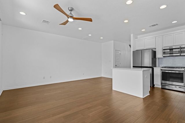 1713 Fountain Bridge DR, Leander, TX 78641