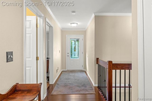 7109 Bluewater Drive, Clarkston, MI 48348