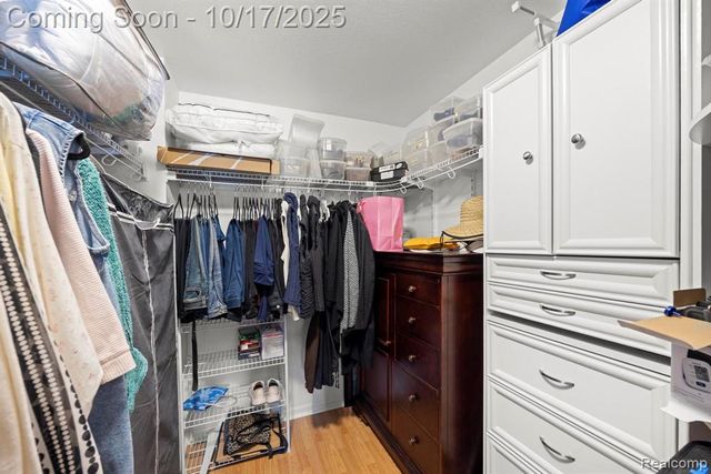 7109 Bluewater Drive, Clarkston, MI 48348