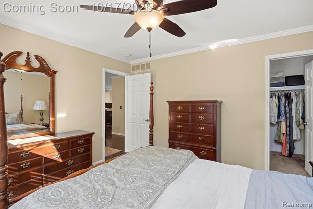 7109 Bluewater Drive, Clarkston, MI 48348