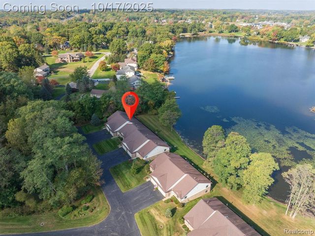 7109 Bluewater Drive, Clarkston, MI 48348
