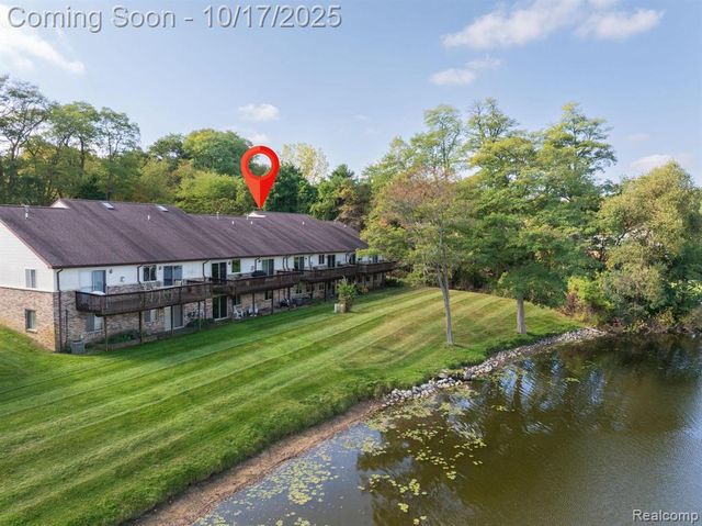 7109 Bluewater Drive, Clarkston, MI 48348