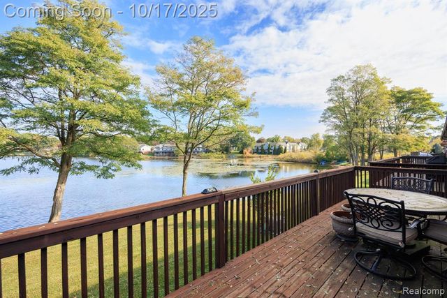 7109 Bluewater Drive, Clarkston, MI 48348