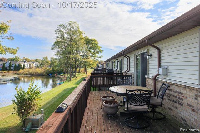 7109 Bluewater Drive, Clarkston, MI 48348