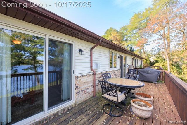 7109 Bluewater Drive, Clarkston, MI 48348