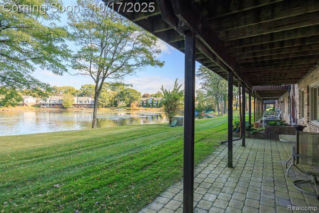 7109 Bluewater Drive, Clarkston, MI 48348