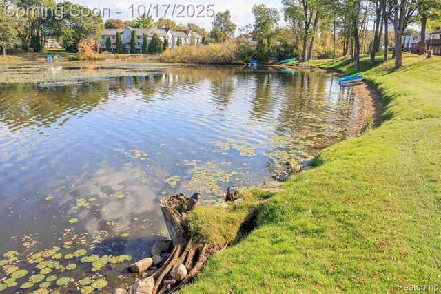 7109 Bluewater Drive, Clarkston, MI 48348